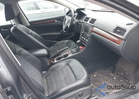 2013 Volkswagen Passat 2.0L Tdi Sel Premium z USA, uszkodzony, nr VIN 1VWCN7A30DC119684